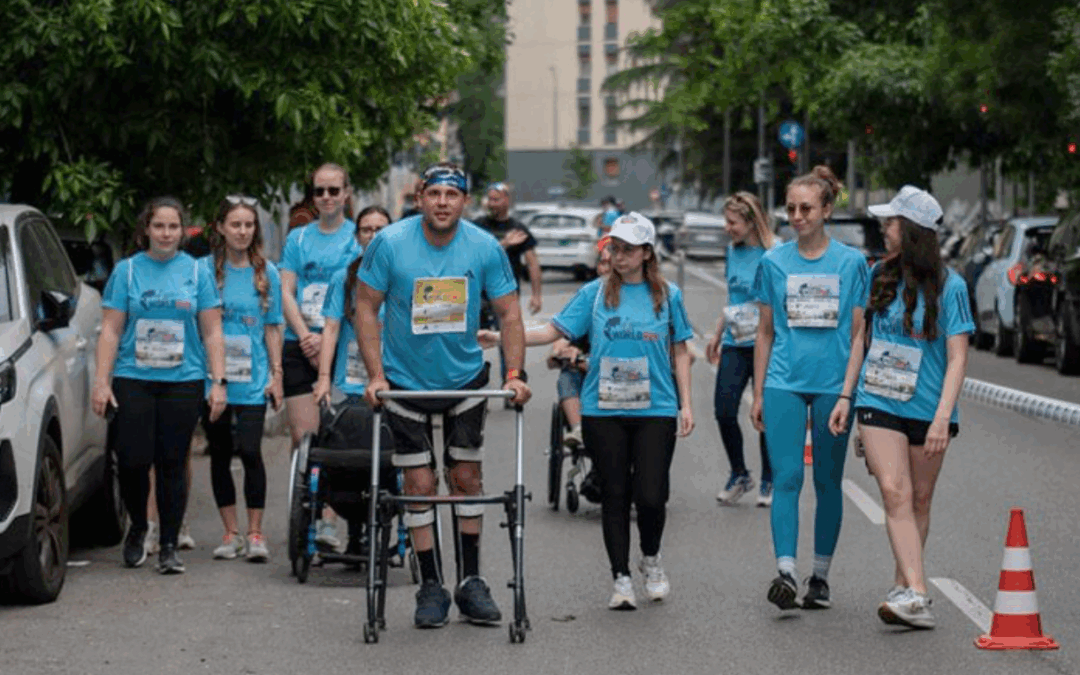 Avance médico: logran que un parapléjico camine con neuroestimulación